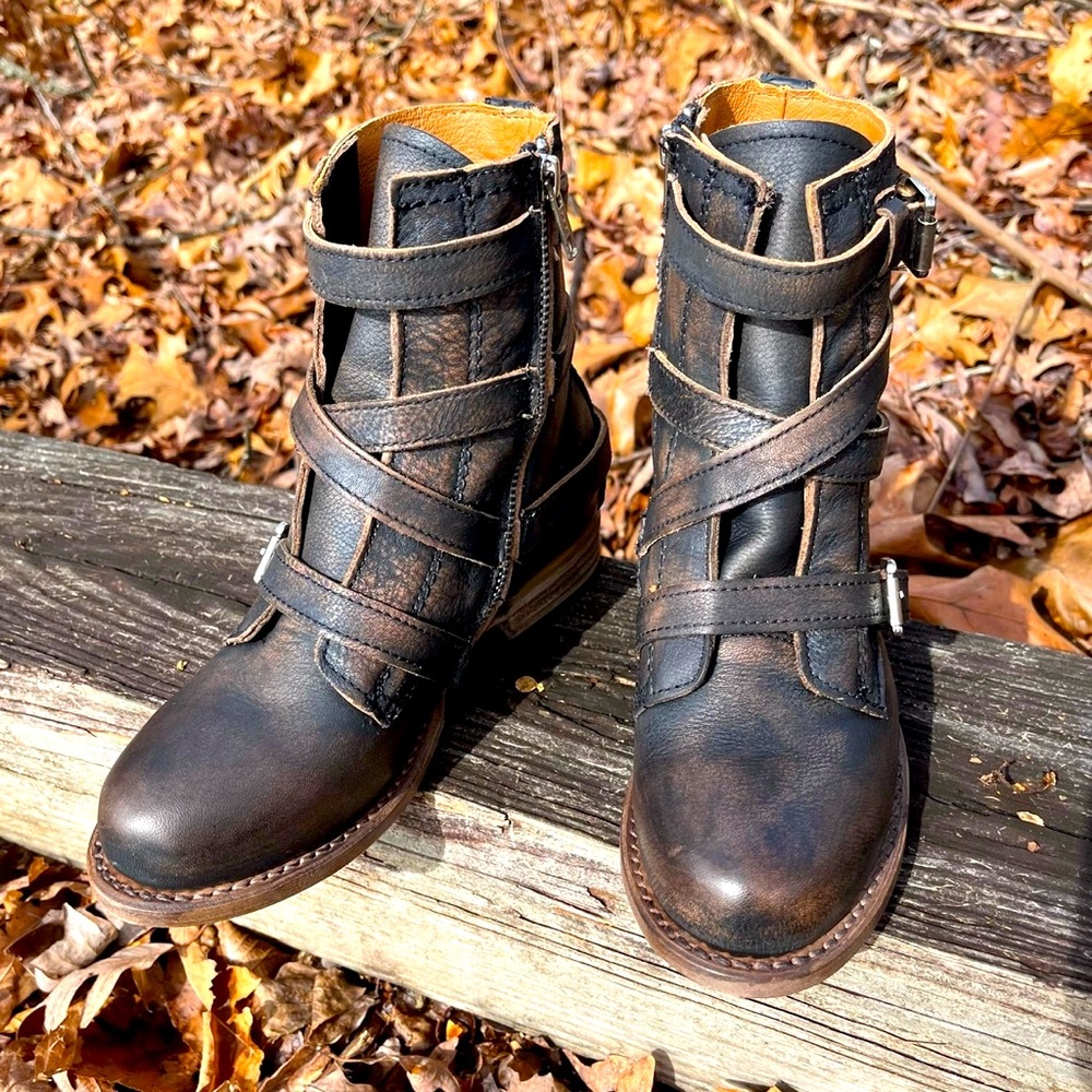 Freebies Raine Boots Size 6 Strappy Buckle Booties